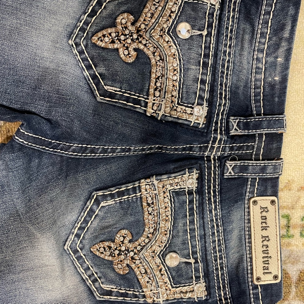 Y2K EMBROIDERED ROCK REVIVAL JEANS